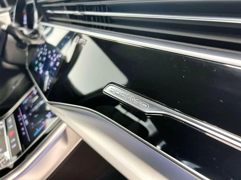 Audi Q7 • 2020 • 59,800 km 9