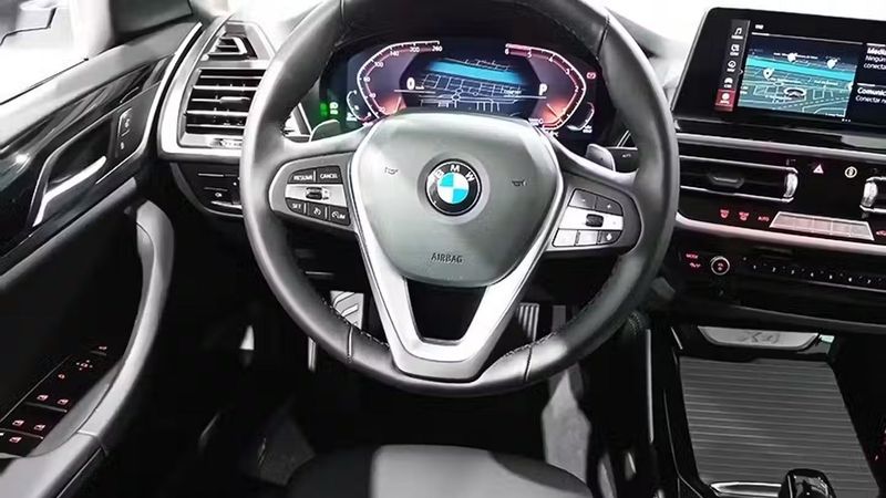 BMW X4 • 2023 • 27,599 km 13