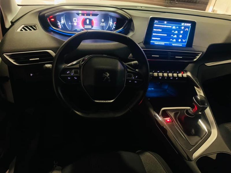 Peugeot 308 • 2017 • 180,000 km 5