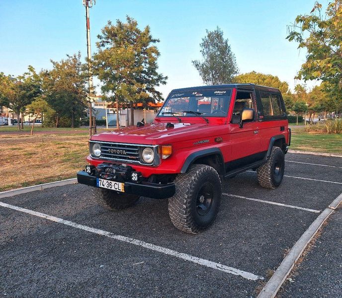 Toyota Hilux • 1993 • 100,000 km 1