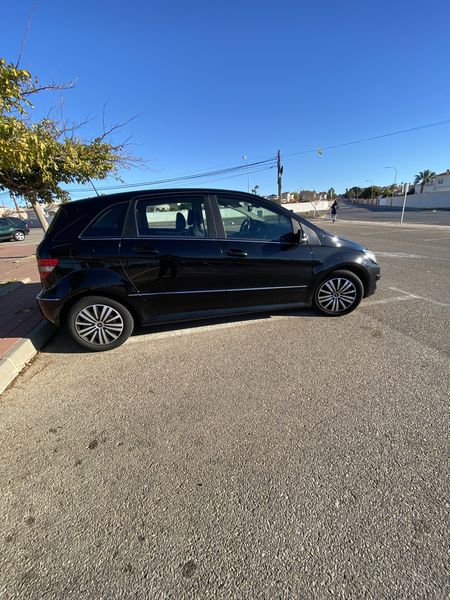 Mercedes-Benz Trieda B • 2011 • 220,000 km 10
