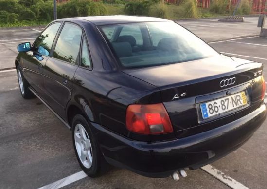 Audi A4 • 1996 • 184,580 km 2