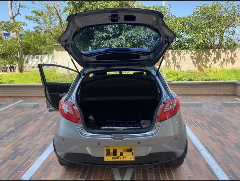 Mazda 2 • 2013 • 75,800 km 8