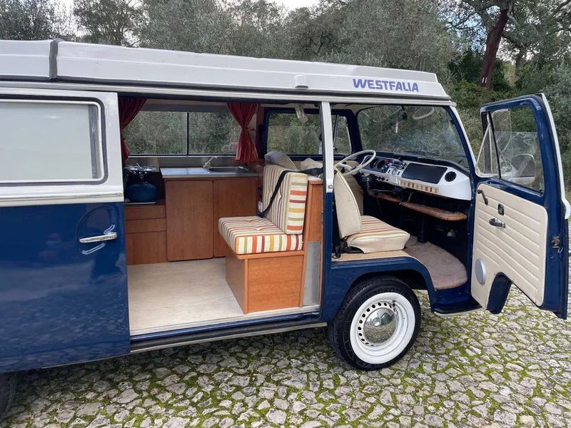 Volkswagen T4 Caravelle • 1971 • 64,000 km 16