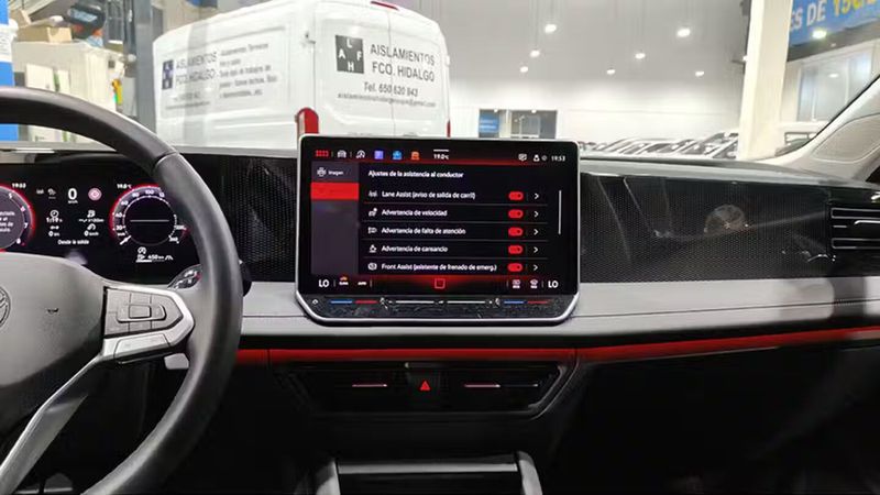 Volkswagen Tiguan • 2024 • 3,052 km 7