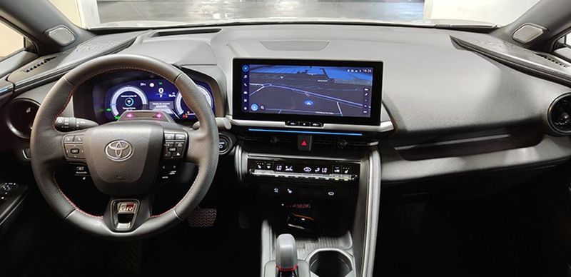 Toyota C-HR • 2024 • 16,484 km 10