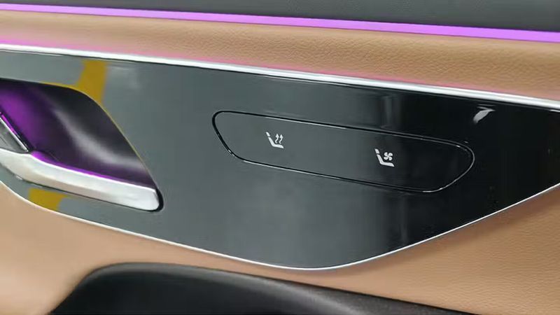 Mercedes-Benz E • 2024 • 55,299 km 23