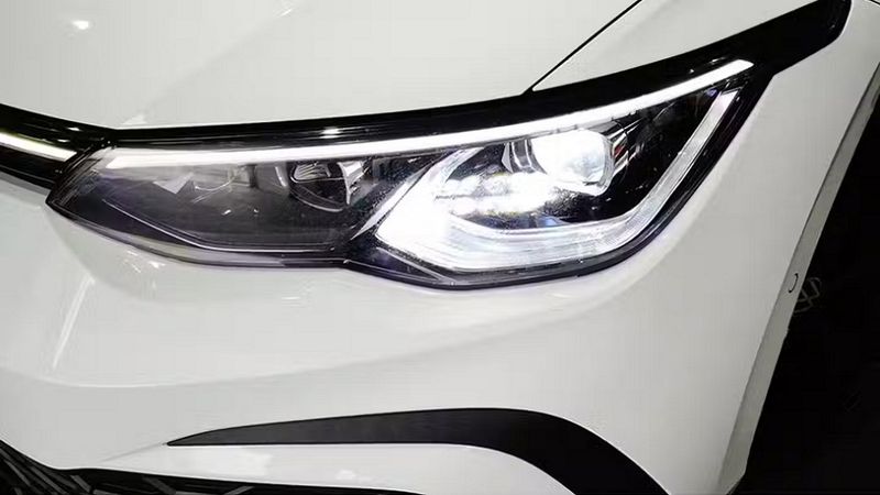 Volkswagen Golf • 2024 • 14,183 km 9