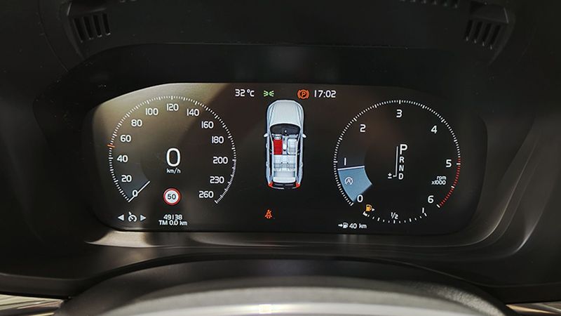 Volvo XC60 • 2020 • 49,138 km 26