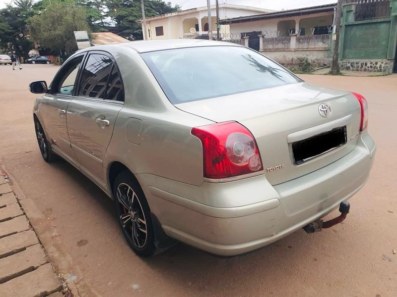 Toyota Avensis • 2008 • 100,000 km 3