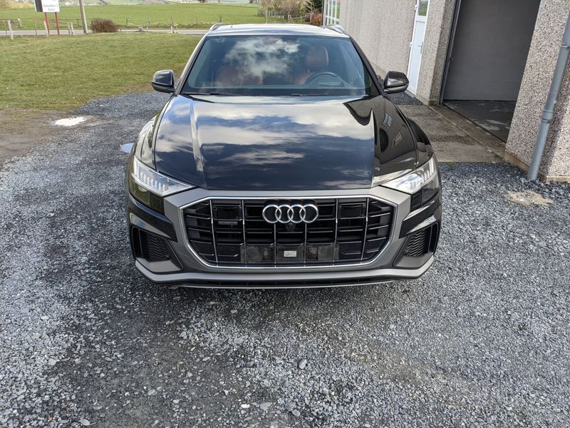 Audi Q8 • 2019 • 216,000 km 2