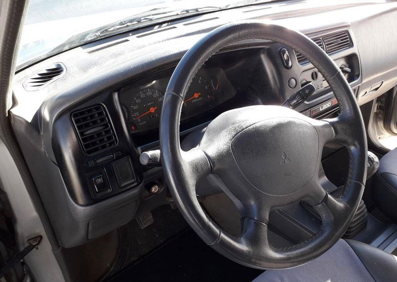 Mitsubishi L200 • 2000 • 299,999 km 3