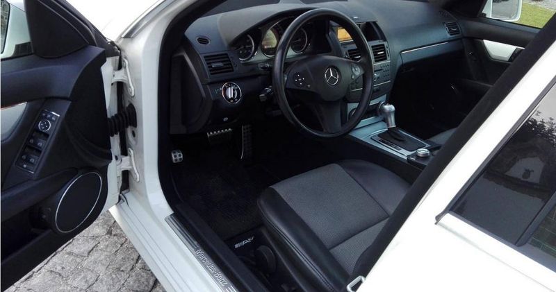 Mercedes-Benz C • 2010 • 200,000 km 3