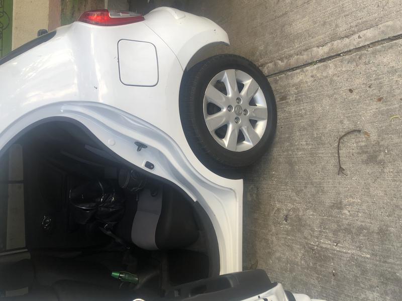 Nissan March • 2014 • 79,000 km 10