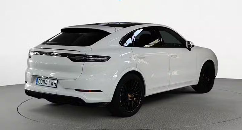 Porsche Cayenne Coupe • 2020 • 28,560 km 4