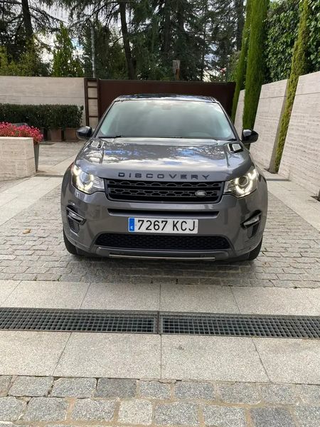 Land Rover Discovery • 2017 • 115,750 km 3