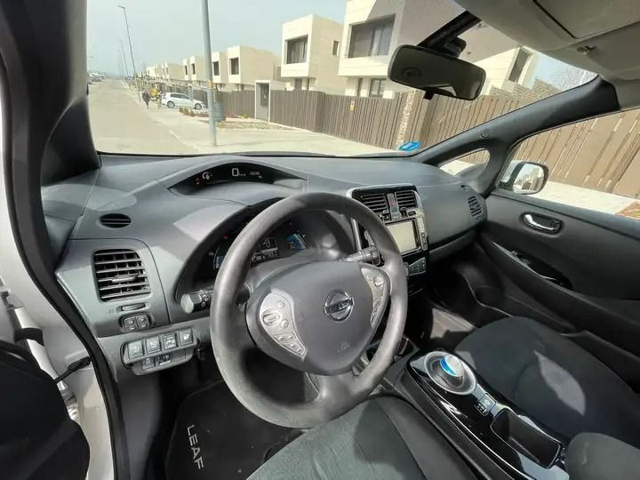 Nissan Leaf • 2014 • 144,200 km 6