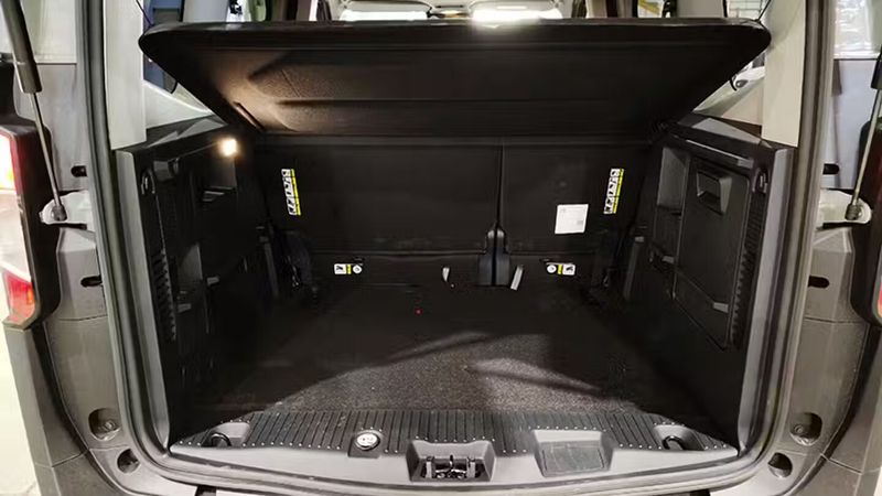 Ford Tourneo Connect • 2024 • 3,983 km 10