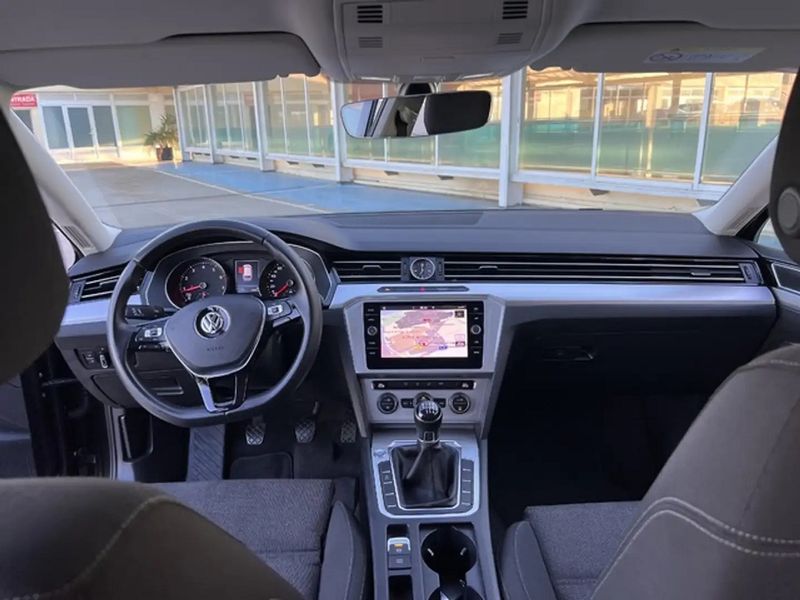 Volkswagen Passat Variant • 2018 • 53,500 km 8