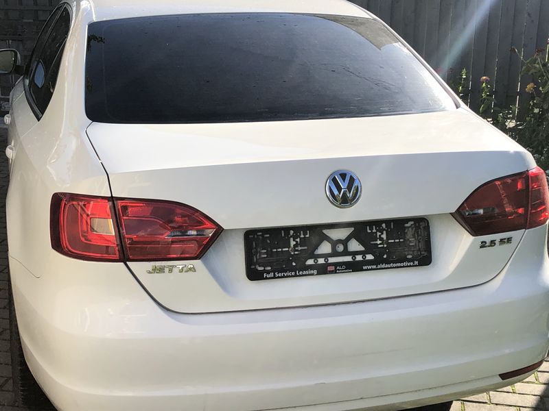 Volkswagen Jetta • 2011 • 215,000 km 8