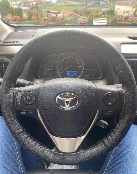 Toyota RAV4 • 2014 • 80,000 km 5