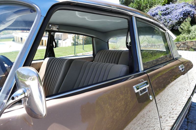 Citroën DS3 • 1973 • 18,000 km 12