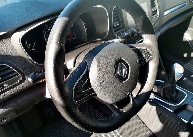 Renault Mégane • 2016 • 169,999 km 6