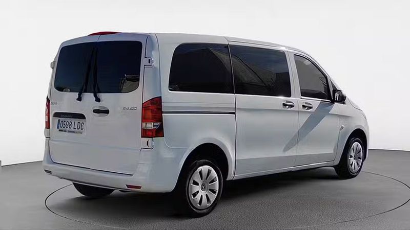 Mercedes-Benz 115 • 2019 • 120,138 km 13