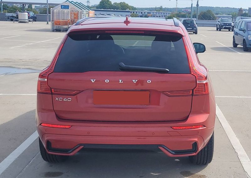 Volvo XC60 • 2021 • 40,000 km 4