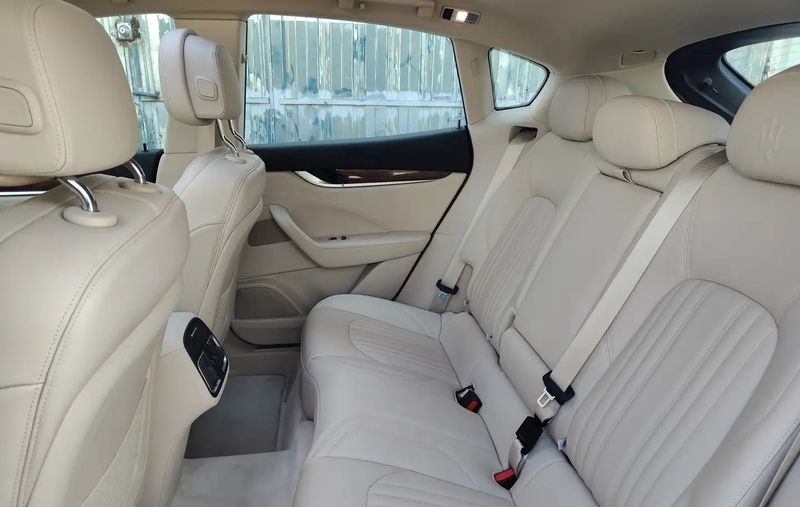 Maserati Levante • 2017 • 15,348 km 6