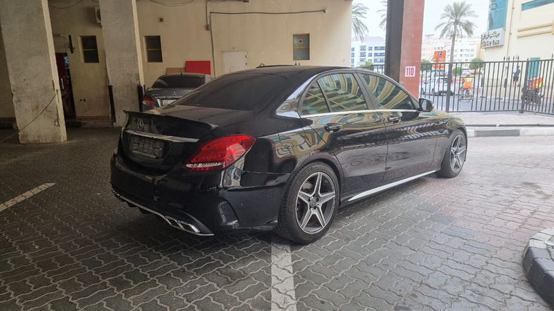 Mercedes-Benz C-Class • 2015 • 98,000 km 10