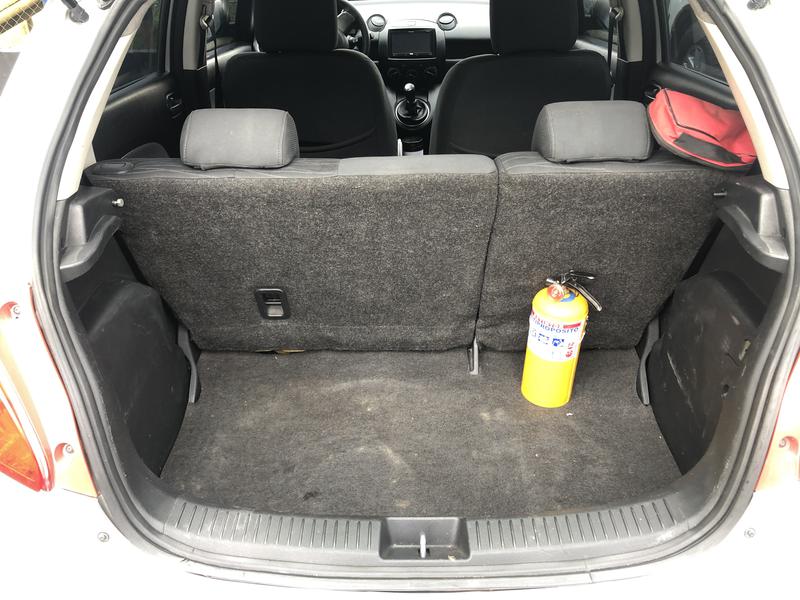 Mazda 2 • 2010 • 131,000 km 5