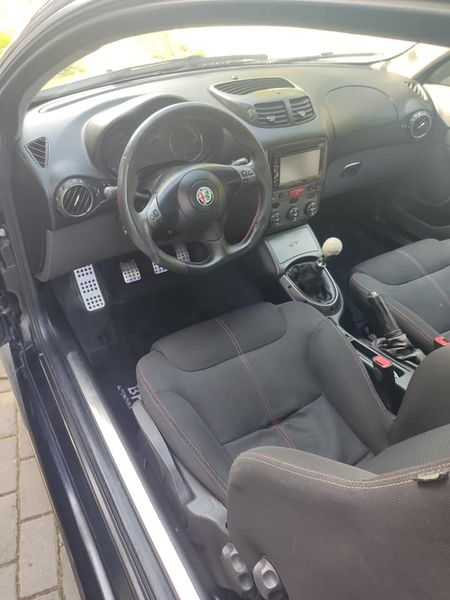 Alfa Romeo GTV • 2008 • 240,000 km 7