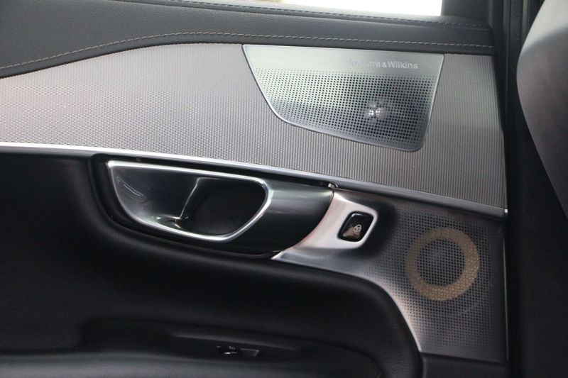 Volvo XC90 • 2018 • 99,957 km 2