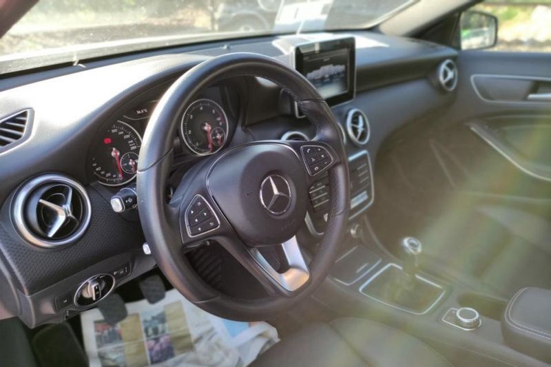 Mercedes-Benz A • 2016 • 110,000 km 4