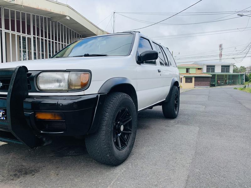 Nissan Pathfinder • 1997 • 9,999,999 km 6