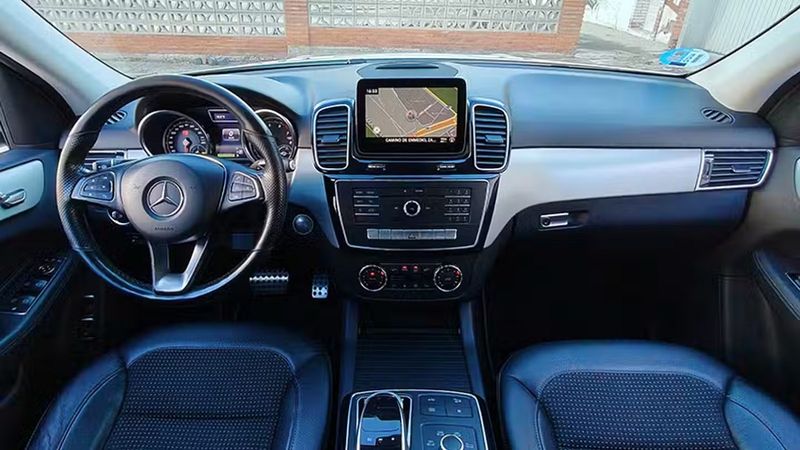 Mercedes-Benz GLE-Class • 2018 • 155,218 km 2