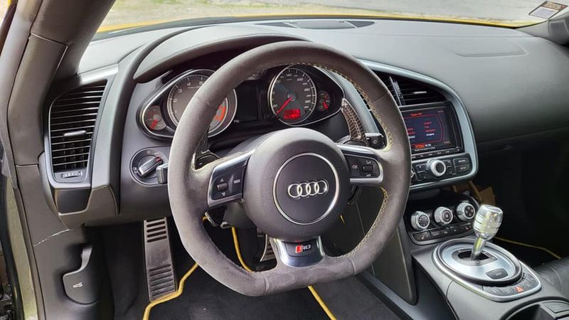 Audi R8 • 2007 • 60,000 km 5