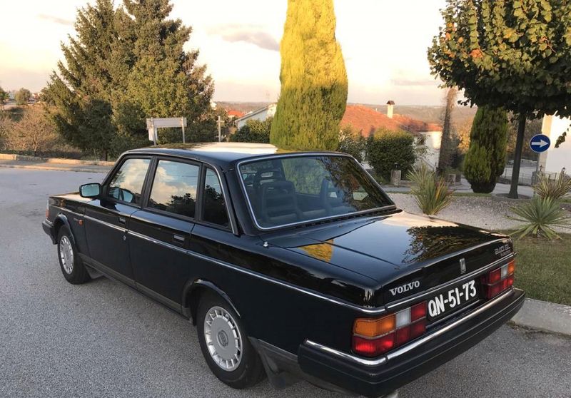Volvo 240 • 1998 • 160,000 km 4