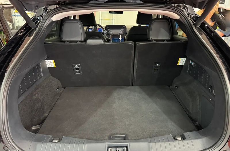 Ford Mustang • 2024 • 27,776 km 14