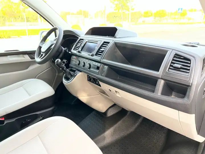 Volkswagen Caravelle • 2016 • 146,678 km 6