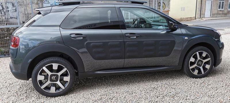 Citroën C4 • 2016 • 19,999 km 3