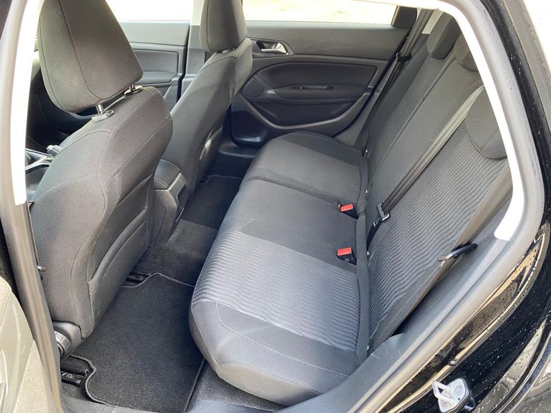 Peugeot 308 • 2016 • 124,000 km 3