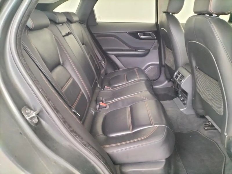 Jaguar F-Pace • 2017 • 87,000 km 6