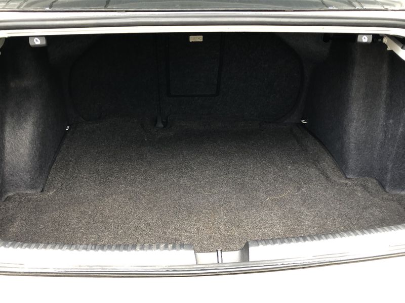 Volkswagen Jetta • 2011 • 215,000 km 3