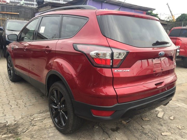 Ford Escape • 2017 • 32 km 2