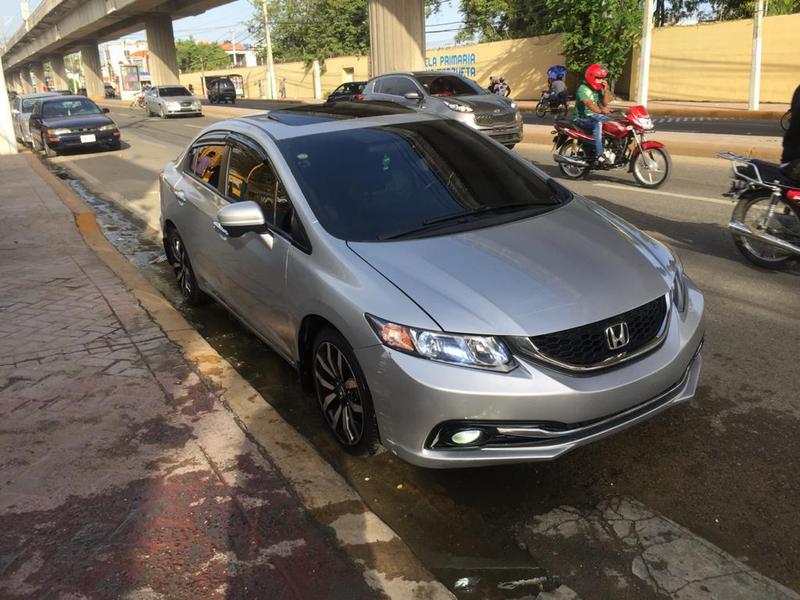 Honda Civic • 2015 • 1 km 5