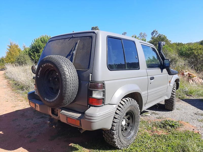 Mitsubishi Pajero • 2018 • 67,000 km 3