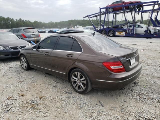 Mercedes-Benz C-Class • 2013 • 9 km 3