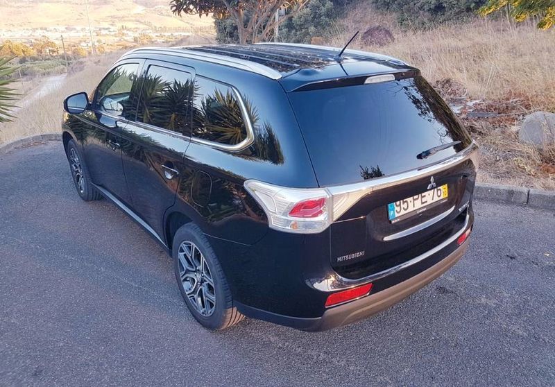 Mitsubishi Outlander • 2014 • 120,000 km 4